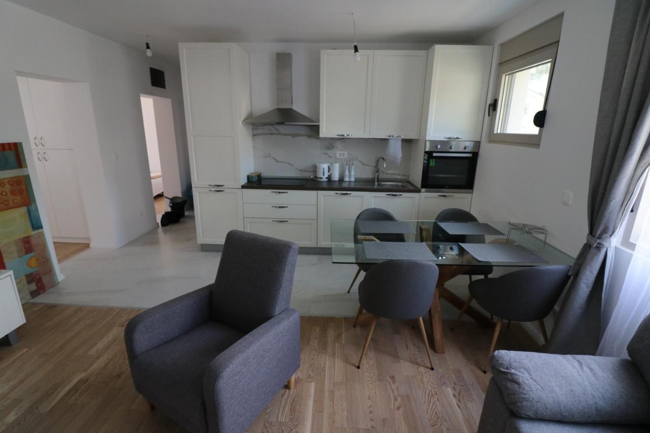 Apartment Sandrita Котор Екстериор снимка