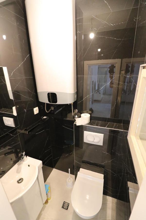 Apartment Sandrita Котор Екстериор снимка